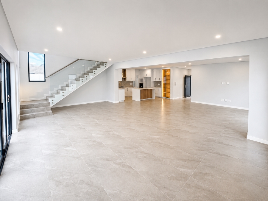 5 Bedroom Property for Sale in Sandown Western Cape